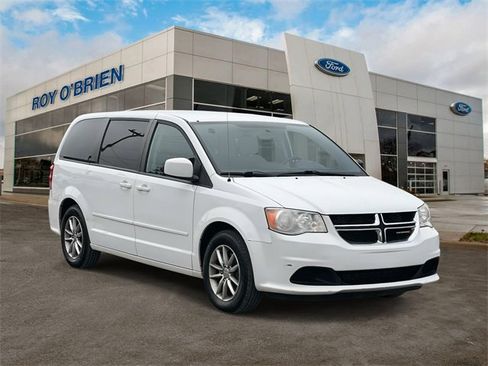 Used 2017 Dodge Grand Caravan SE image 6