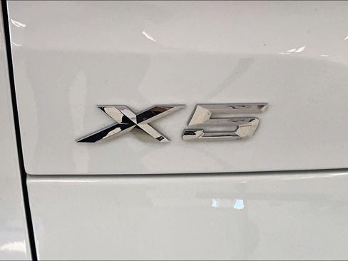 Used 2024 BMW X5 sDrive40i w/ M Sport Package RWD image 29