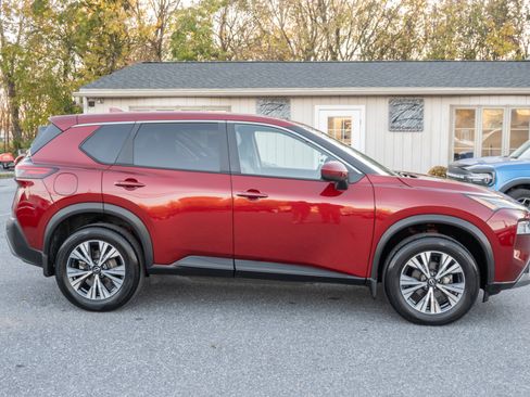 Used 2023 Nissan Rogue SV image 11