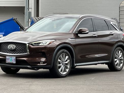 Used 2020 INFINITI QX50 Luxe w/ Navigation Package FWD image 8