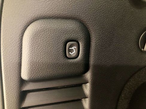 Used 2019 Jeep Grand Cherokee Altitude AWD/4WD image 26