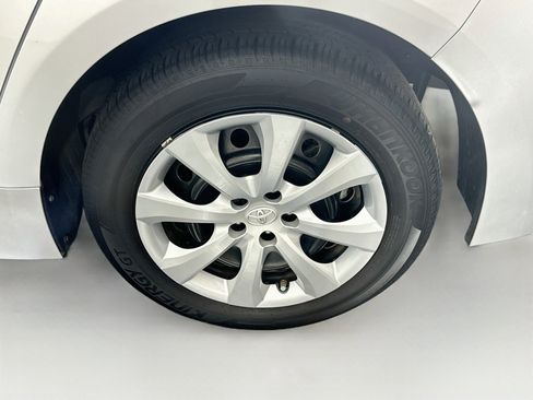 Used 2023 Toyota Corolla LE FWD image 11