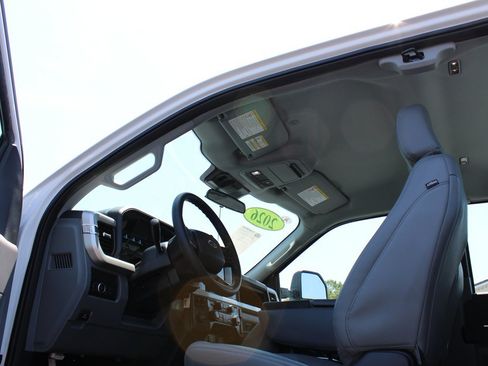 Used 2026 Ford F250 XL w/ XL Chrome Package RWD image 19