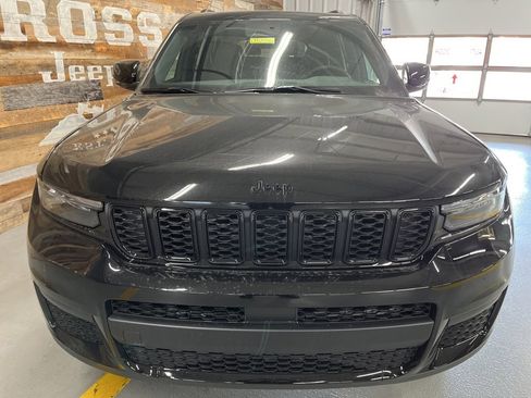 New 2025 Jeep Grand Cherokee L Altitude image 8