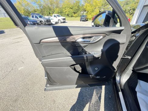 Used 2023 Buick Envision Avenir image 13