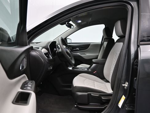 Used 2019 Chevrolet Equinox LS image 8
