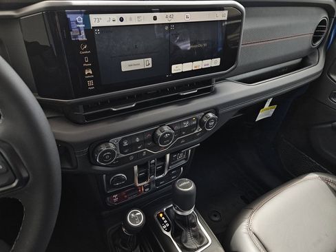New 2026 Jeep Gladiator Rubicon AWD/4WD image 17