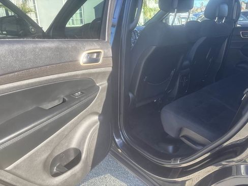 Used 2016 Jeep Grand Cherokee Laredo w/ Quick Order Package 23E image 19