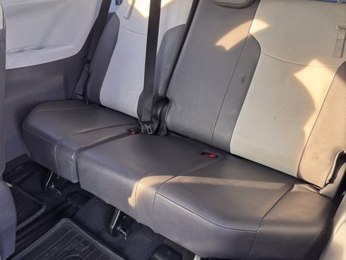 Used 2021 Toyota Sienna XSE image 15