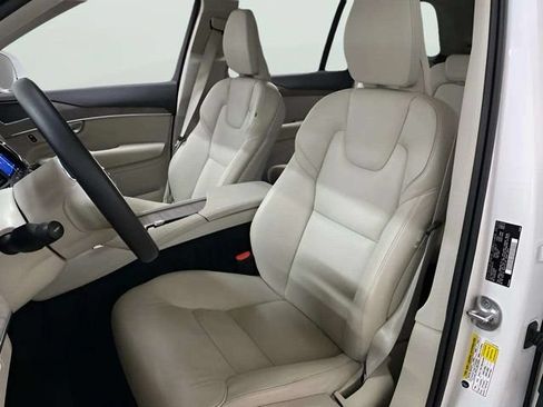 Used 2024 Volvo XC90 B6 Core AWD/4WD image 45
