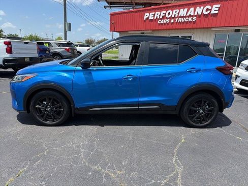 Used 2023 Nissan Kicks SR w/ SR Premium Package FWD image 11