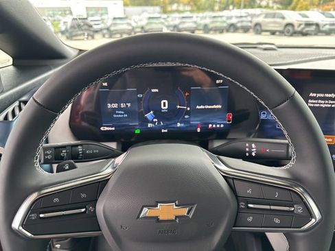 New 2026 Chevrolet Equinox EV LT image 18