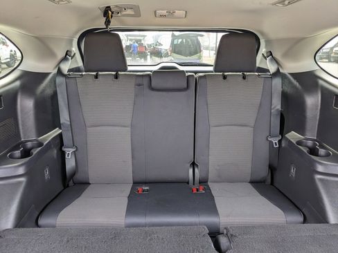 Used 2023 Toyota Highlander L image 33
