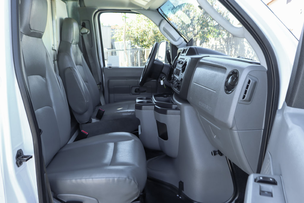 Used 2022 Ford E-450 and Econoline 450 Super Duty w/ Power Windows & Locks Group RWD image 30