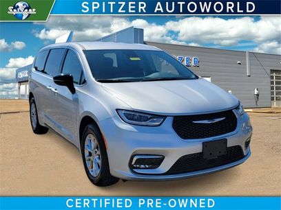 Used 2024 Chrysler Pacifica Touring-L