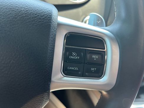 Used 2014 Dodge Challenger SXT RWD image 19