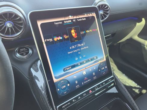 Used 2023 Mercedes-Benz SL 63 AMG SL 63 AMG image 17