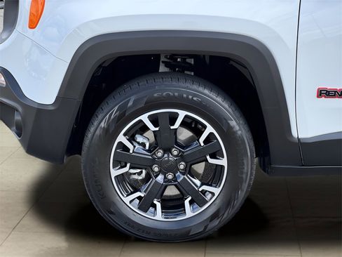 Used 2023 Jeep Renegade Trailhawk image 38