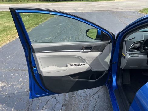 Used 2017 Hyundai Elantra SE w/ SE A/T Tech Package 03 image 30