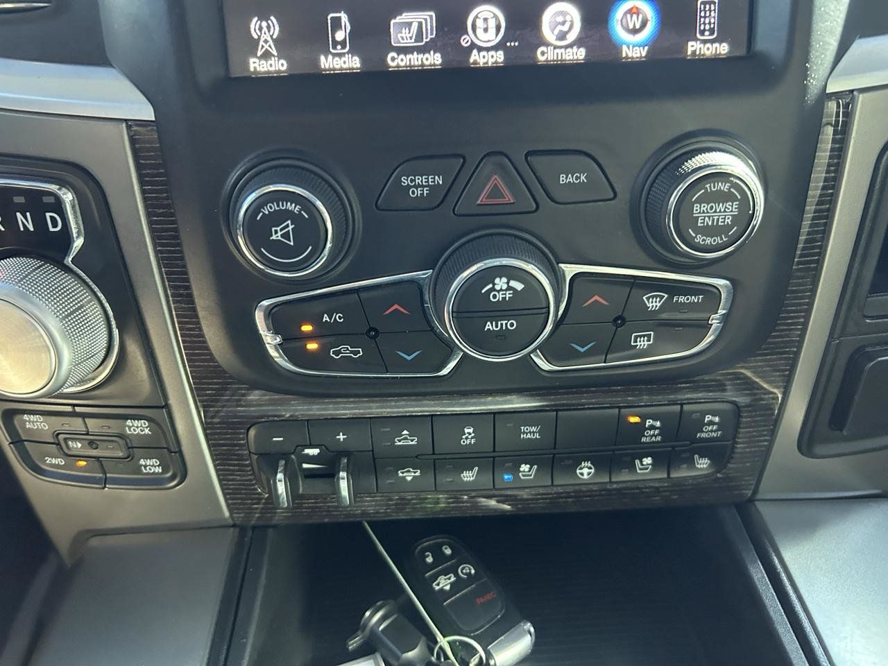 Used 2014 RAM 1500 Limited AWD/4WD image 25