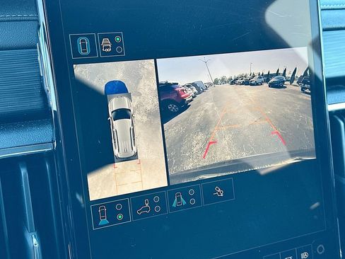 Used 2025 GMC Acadia Elevation image 13