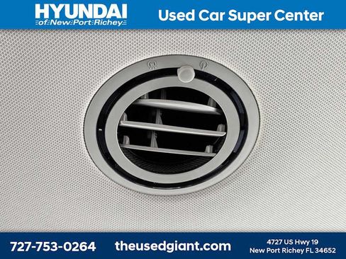 Certified 2025 Hyundai Palisade SE FWD image 15