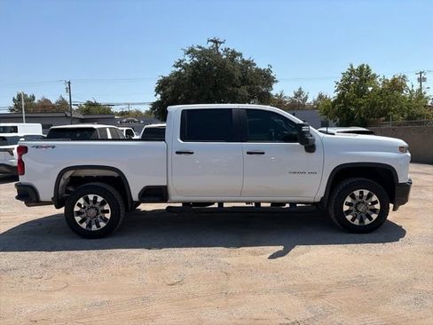 Used 2023 Chevrolet Silverado 2500 Custom w/ Custom Value Package AWD/4WD image 5