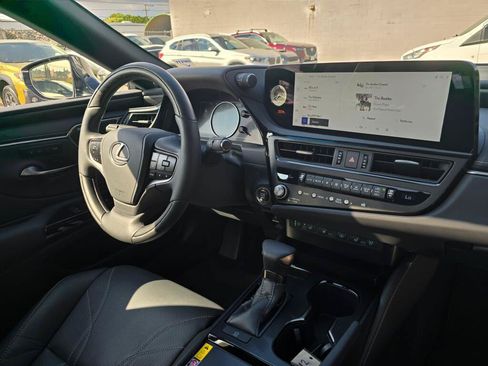Used 2025 Lexus ES 350 w/ Accessory Package (Z1) FWD image 12