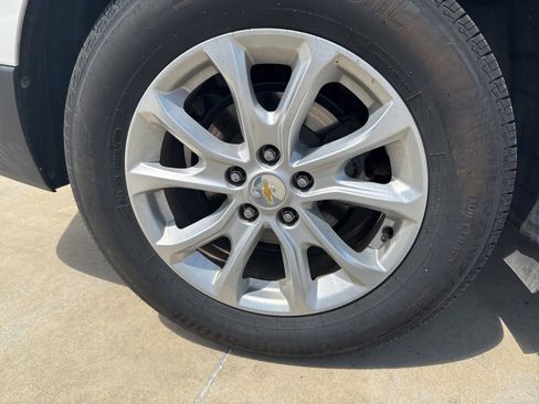 Used 2019 Chevrolet Equinox LT FWD image 21