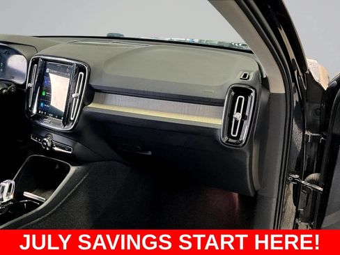 Used 2023 Volvo XC40 B5 Ultimate AWD/4WD image 30