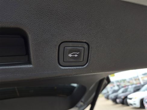 Certified 2025 Buick Enclave Sport Touring w/ Power Package FWD image 9