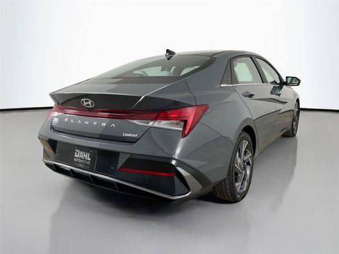 Used 2024 Hyundai Elantra Limited FWD image 13