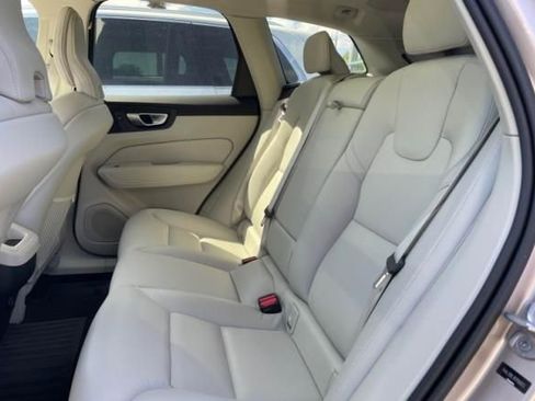 Used 2024 Volvo XC60 B5 Plus w/ Protection Package Premier AWD/4WD image 6