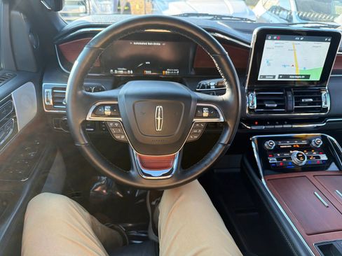 Used 2021 Lincoln Navigator Reserve image 29