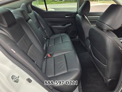 Used 2023 Nissan Altima 2.5 SR w/ SR Premium Package FWD image 17