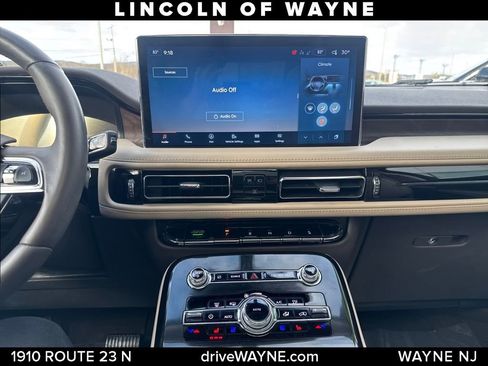 Certified 2022 Lincoln Nautilus Reserve image 19