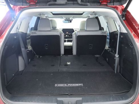 Used 2022 Toyota Highlander Platinum AWD/4WD image 23