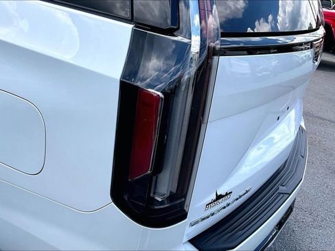 Used 2023 Cadillac Escalade V AWD/4WD image 25
