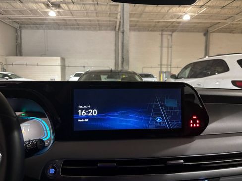Used 2025 Hyundai Palisade SEL FWD image 14