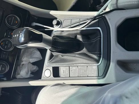 Used 2023 Volkswagen Jetta SE w/ Panoramic Sunroof Package FWD image 24