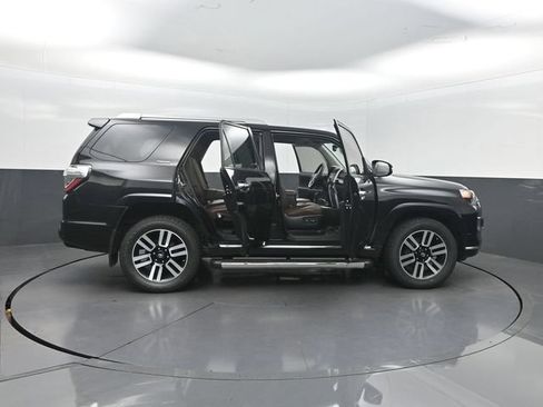 Used 2020 Toyota 4Runner Limited AWD/4WD image 39