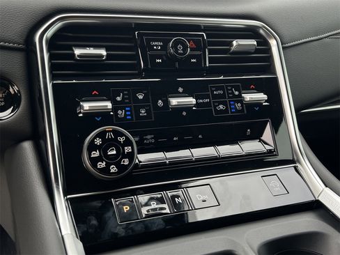 New 2026 Nissan Armada Platinum image 11