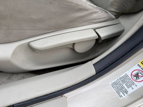 Used 2009 Toyota Corolla FWD image 12