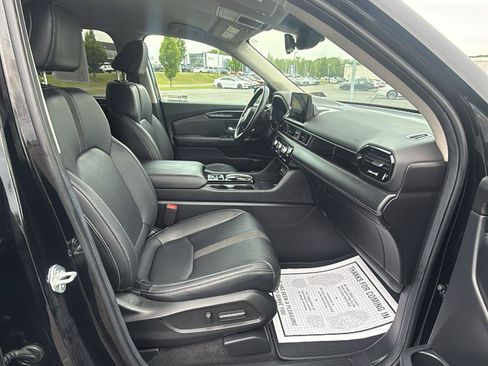 Used 2025 Honda Pilot EX-L image 17