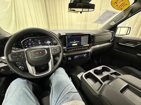 Used 2024 GMC Sierra 1500 Elevation image 34