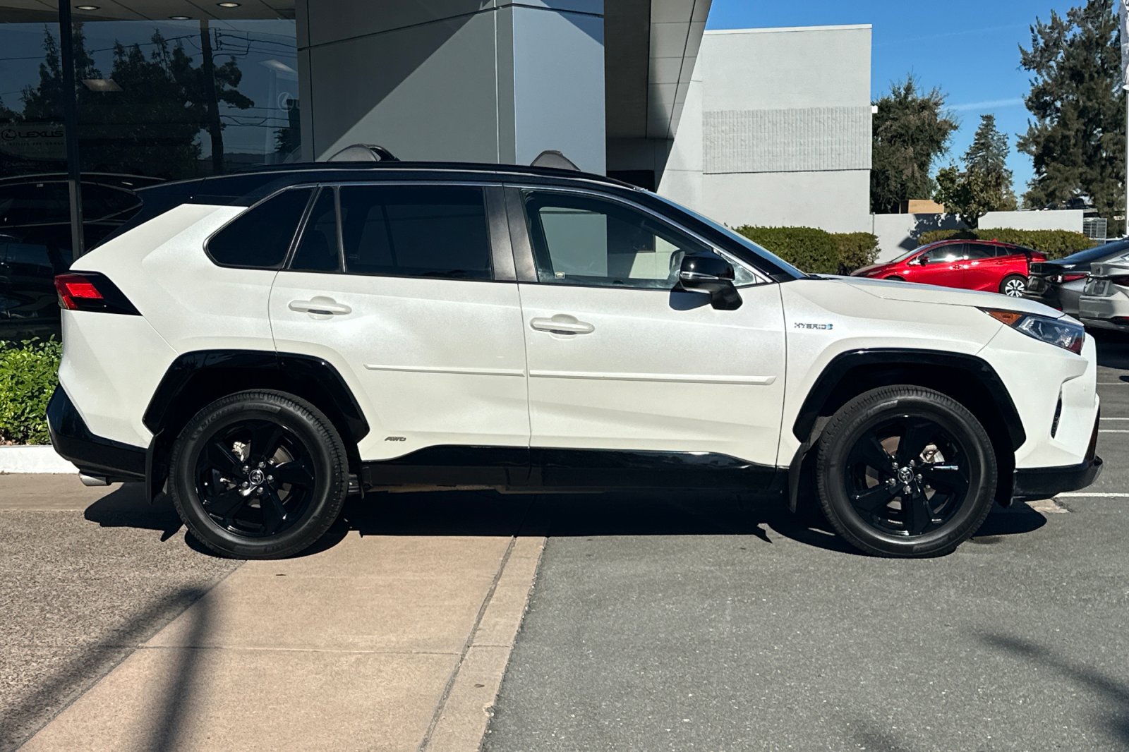 Used 2021 Toyota RAV4 XSE AWD/4WD image 3