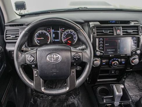 Used 2022 Toyota 4Runner TRD Off-Road Premium AWD/4WD image 28