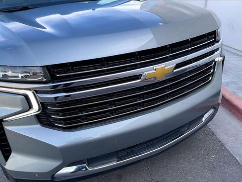 Used 2024 Chevrolet Suburban LT image 27