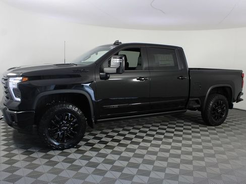 New 2026 Chevrolet Silverado 2500 High Country w/ Midnight Edition AWD/4WD image 2