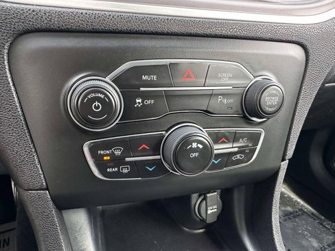 Used 2019 Dodge Charger SXT image 14